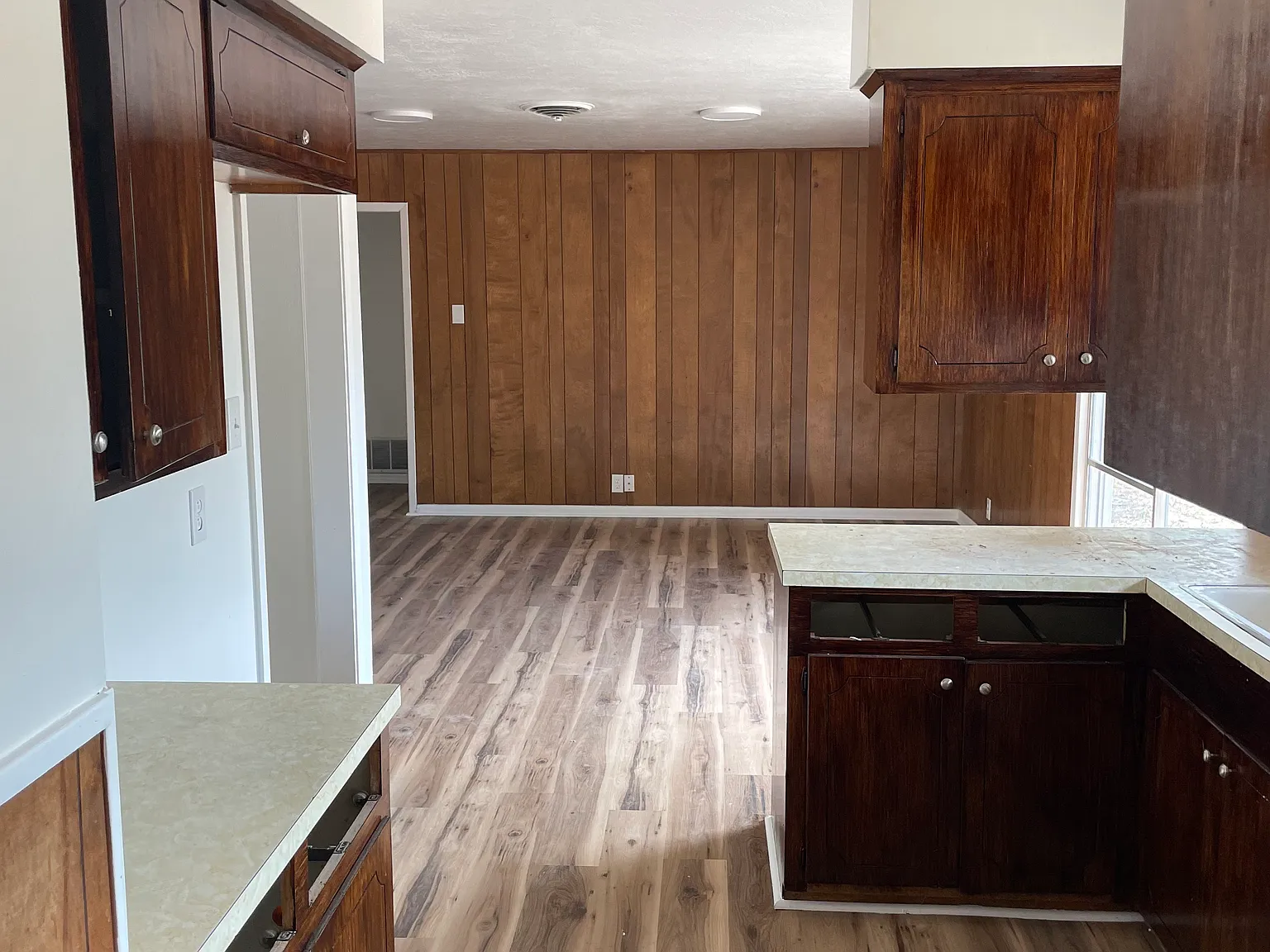 3 bed, 1326 sqft, $1,800 — Photo 4