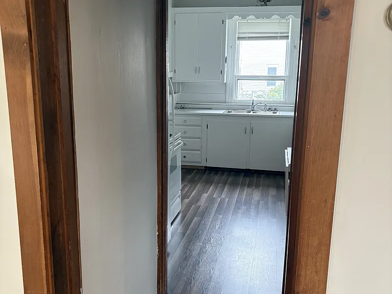 881 Main St #4 — Photo 7