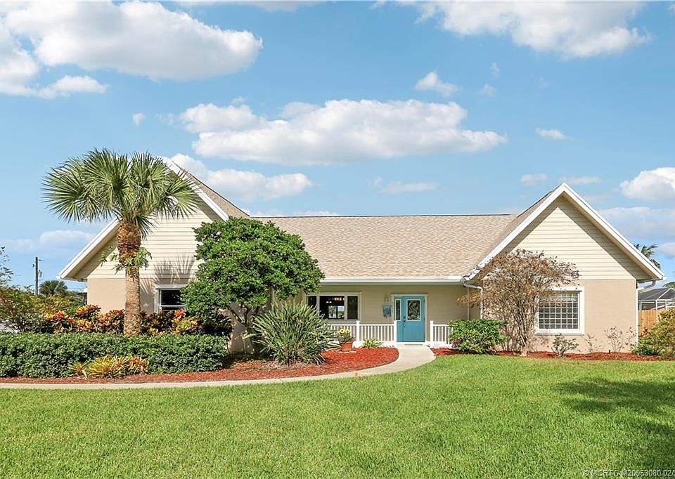 1st image of 5439 SE Horseshoe Point Rd