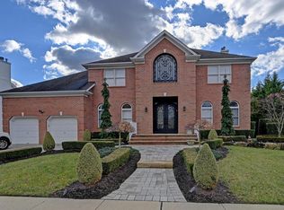 8 Bloomfield Rd, Manalapan, NJ 07726