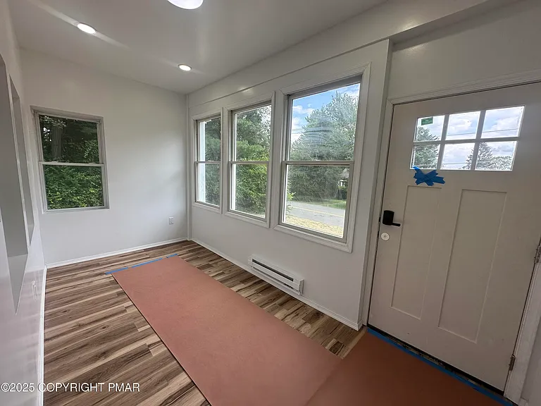 92 Kinney Ave — Photo 2