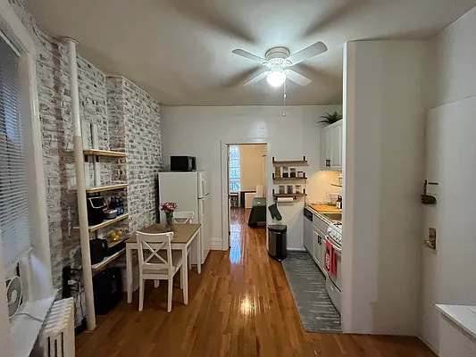 Rented by Green Line Realty | media 3