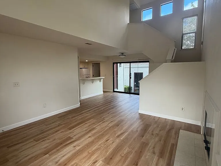1502 Castro St — Photo 2