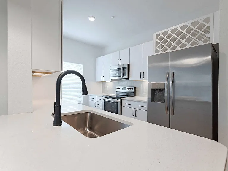 Tropia Luxury Apartments — Photo 148