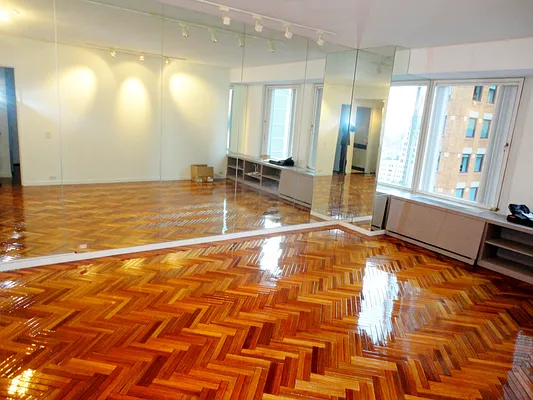 Rented by McDonagh Real Estate | media 23