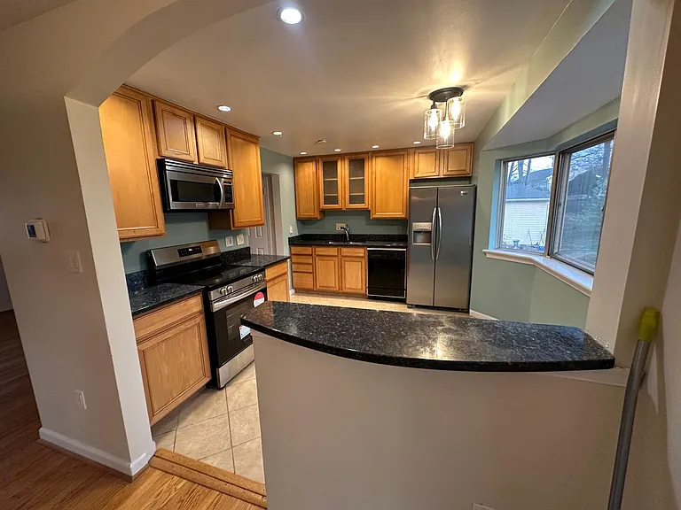 10404 Glenmore Dr — Photo 10