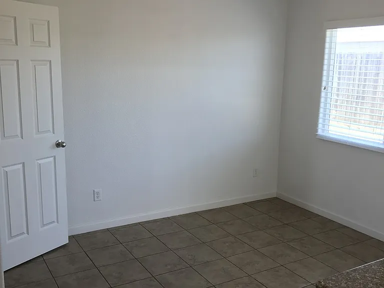 437 Joya Dr — Photo 6
