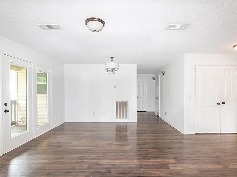 2713 Kennedy Ct — Photo 12