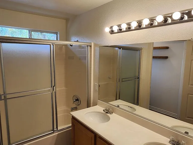 26 Anglesite — Photo 20