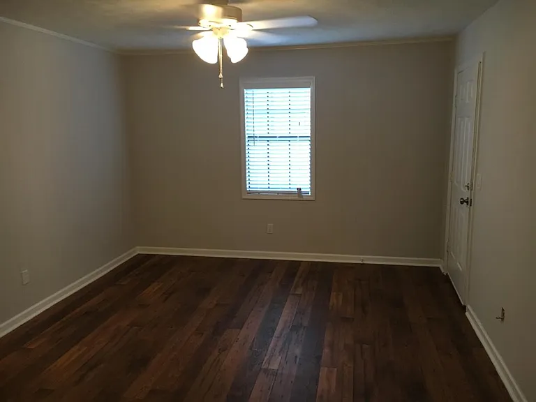122 S Debardeleben St — Photo 3