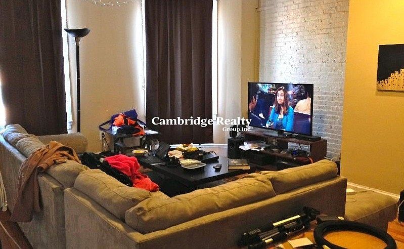 2nd image of 669 Massachusetts Ave #3T