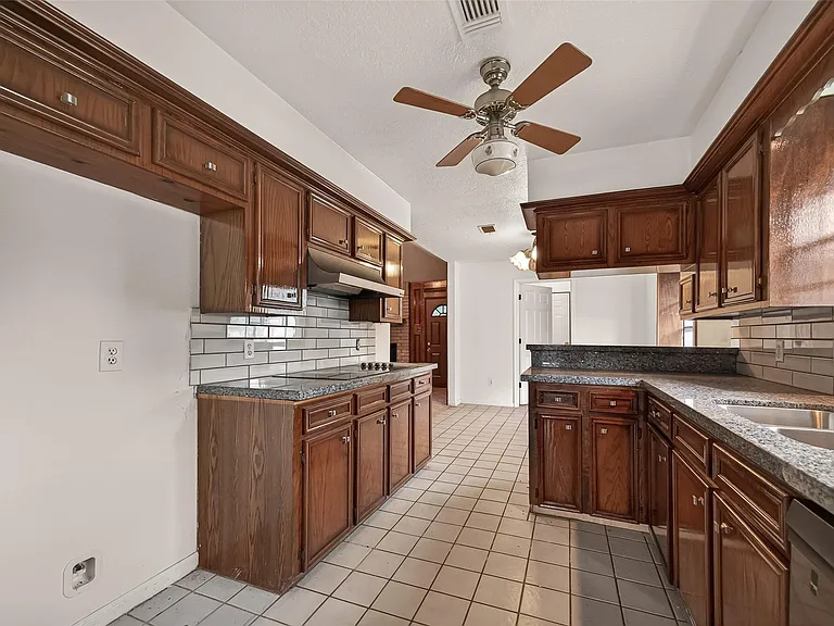 12835 Woodlite Ln — Photo 15