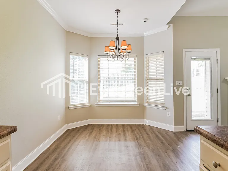 2018 Hidden Forest Ln — Photo 5