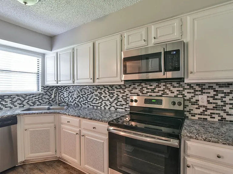 1906 Emerald Pl #1214 — Photo 11