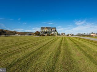 12093 Mountain Watch Ct, Lovettsville, VA 20180