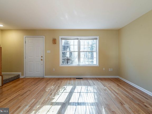 3rd image of 743 Oakwood Ave