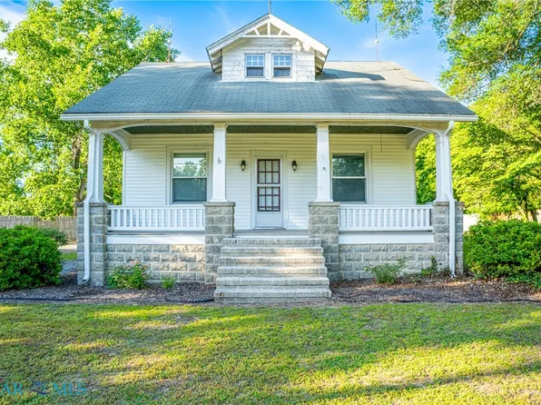 667 Chesapeake Dr, White Stone, VA 22578