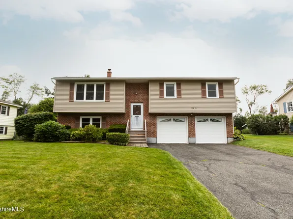 66 Winesap Rd, Pittsfield, MA 01201
