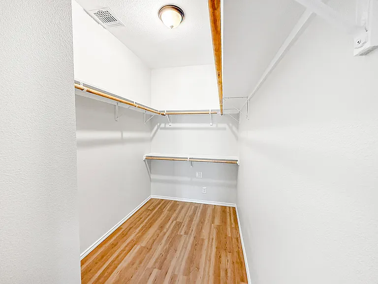 8906 Brae Ridge Dr — Photo 13