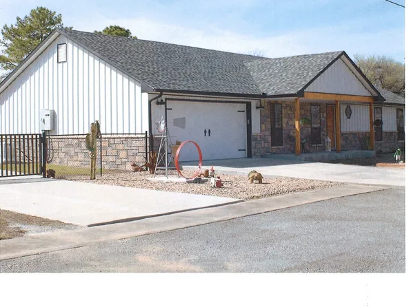 615 Grand Ave, Stuart, OK 74570