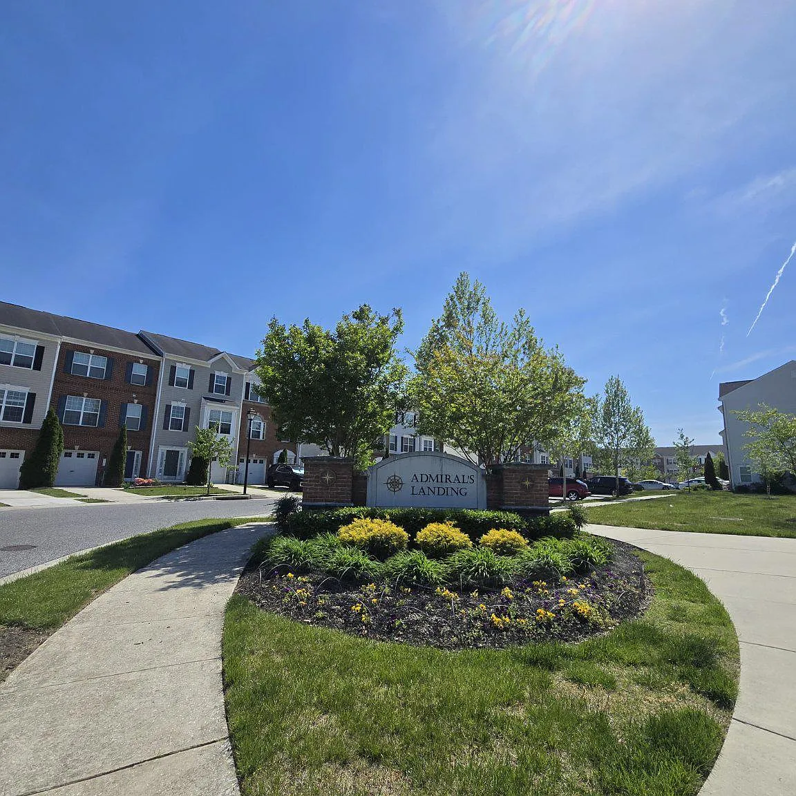 4 bed, 4.0 bath, 1900 sqft, $3,100 — Photo 2