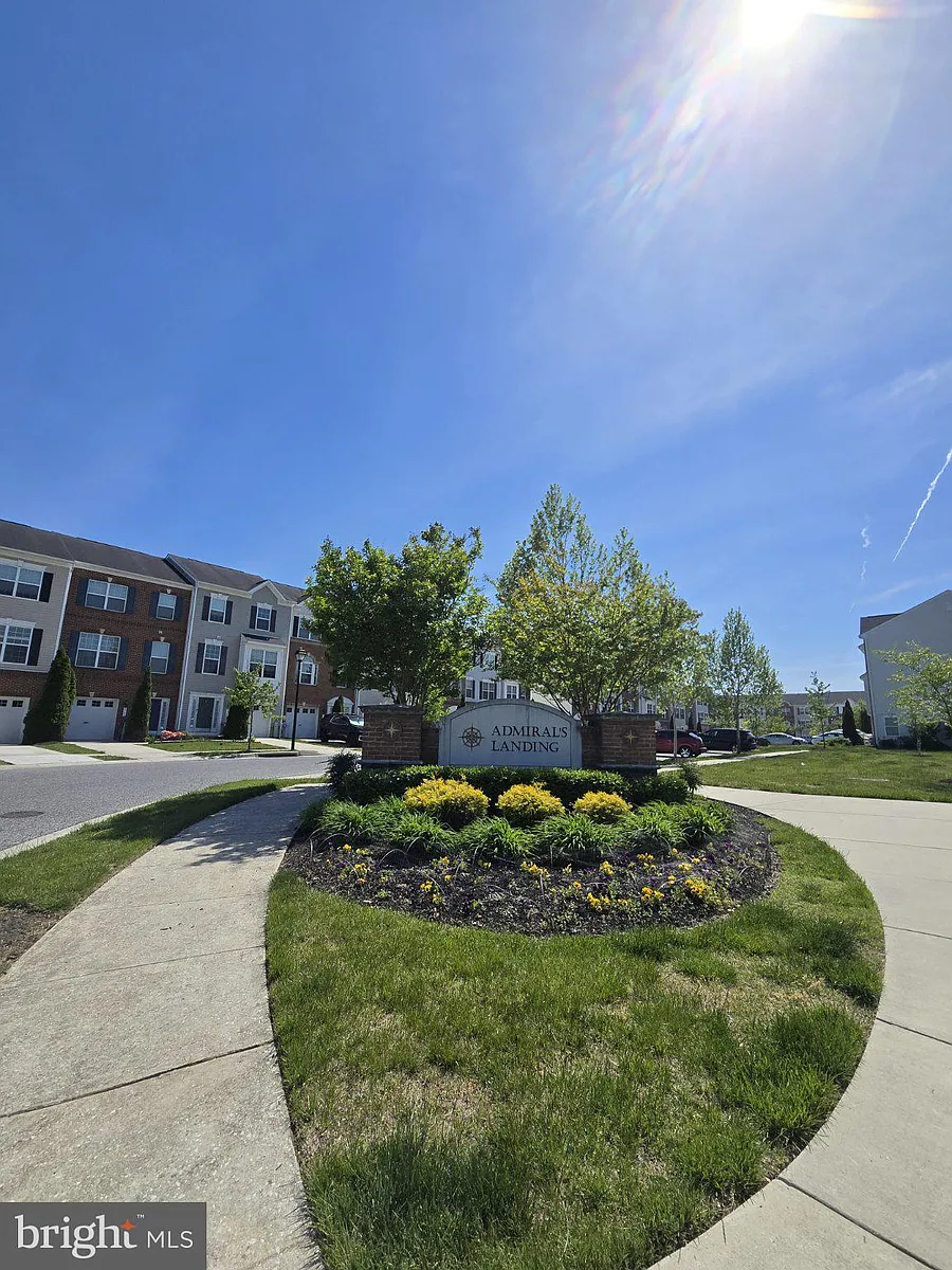 Building Photo - 7720 Village Park Dr