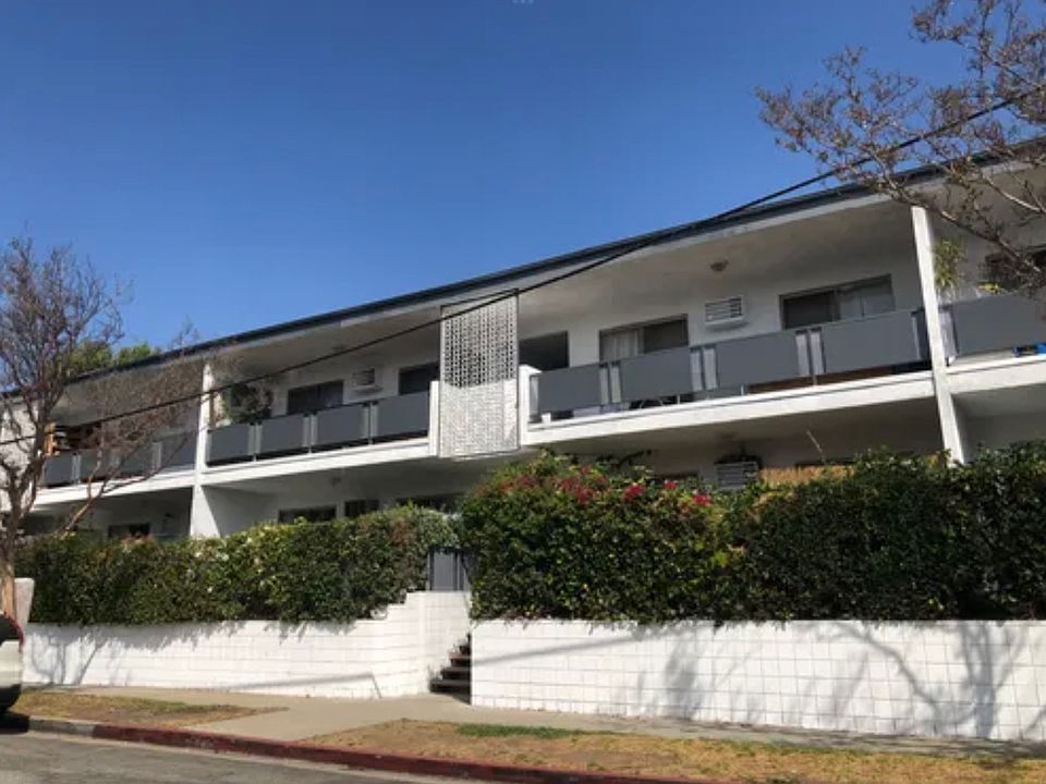 1st image of 300 N Bushnell Ave APT 9