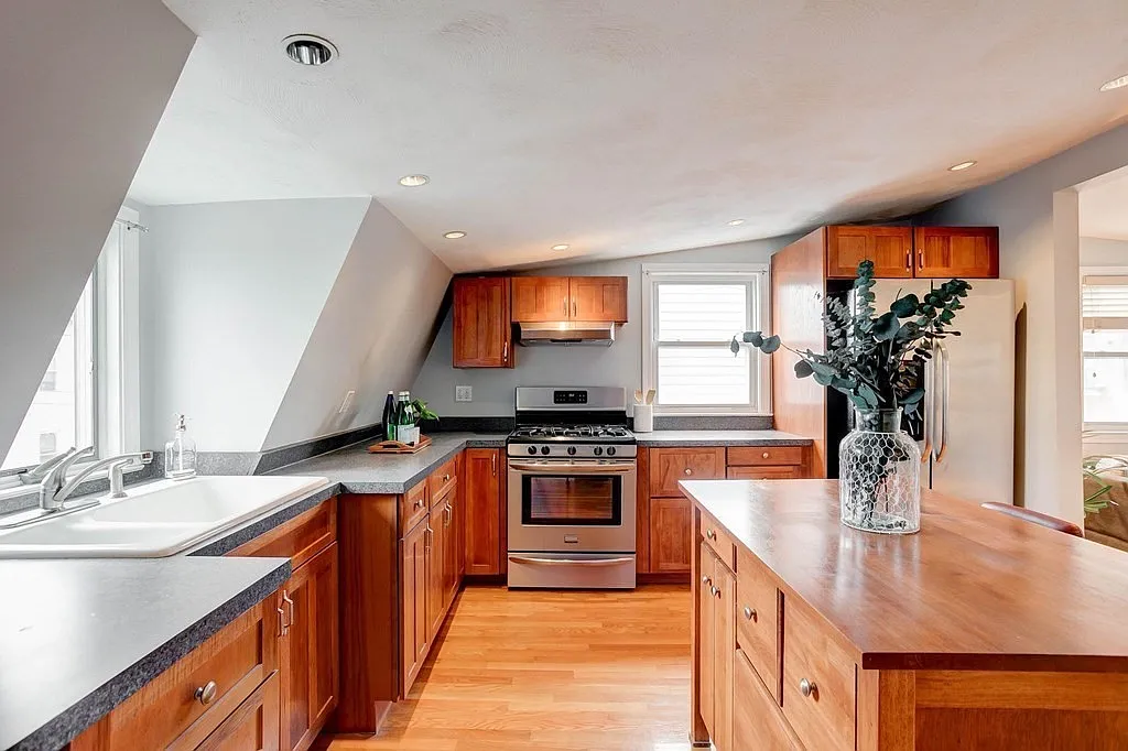 1 bed, 650 sqft, $2,750 — Photo 1