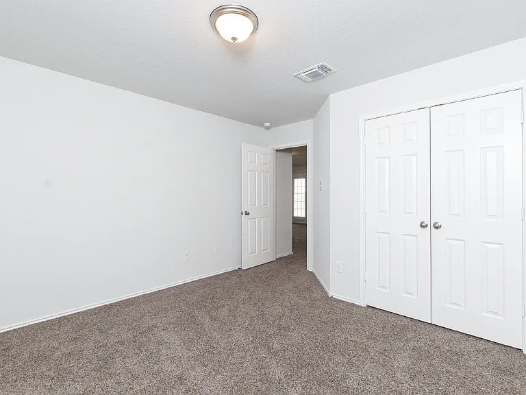2033 Mallard Ct — Photo 12