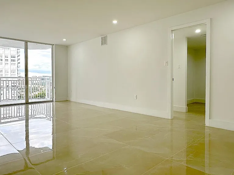 18071 Biscayne Blvd #1202 — Photo 25