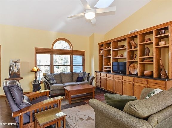 3rd image of 25539 S Pinewood Ln