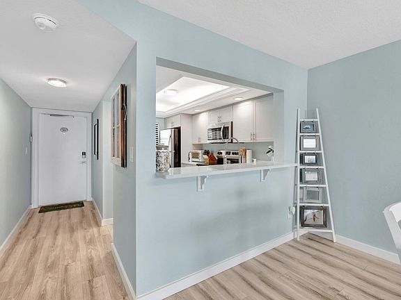 3rd image of 10310 S Ocean Drive #305