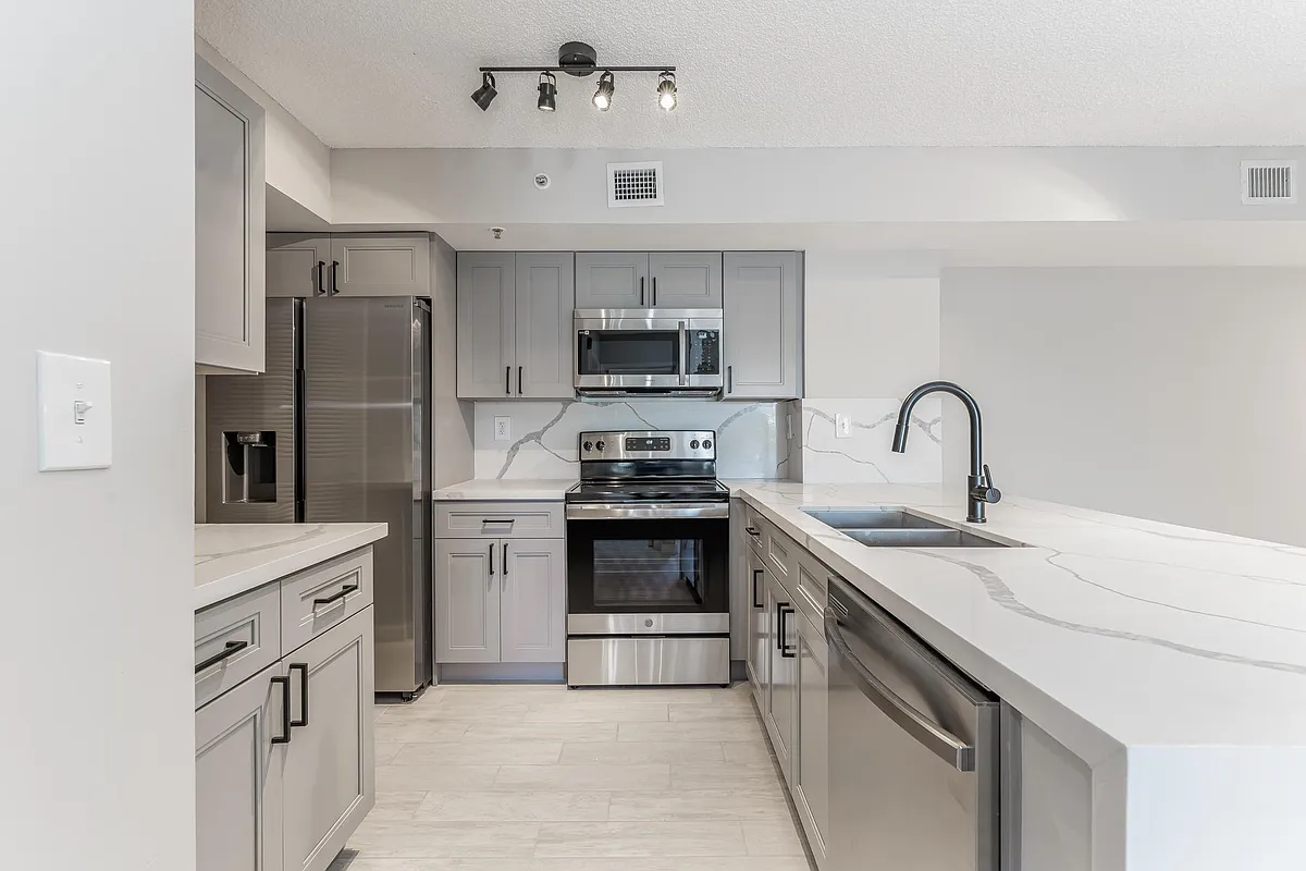Building Photo - 2600 S University Dr #208