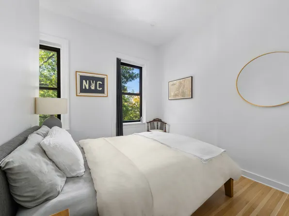 323 5th Avenue image 5 of 13