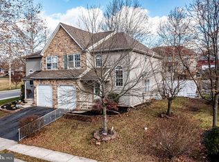 210 Shirley Ln, Pennsburg, PA 18073