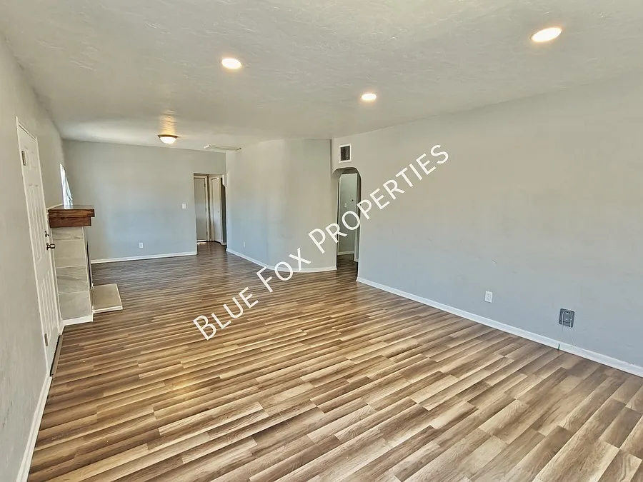 4124 East 1st Street — Photo 3