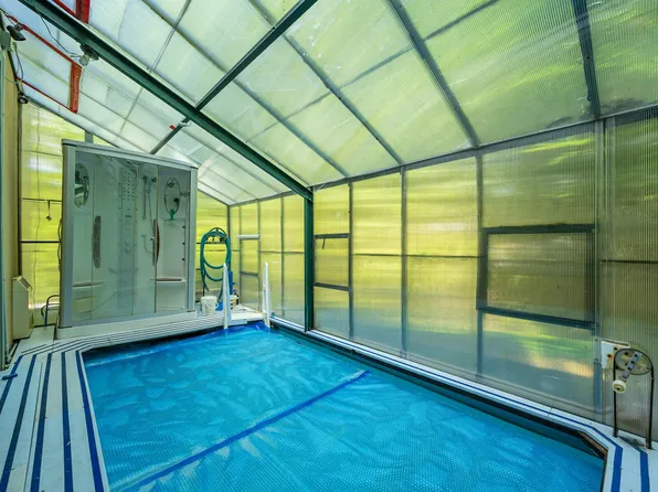 5440 Independence Avenue image 23 of 36