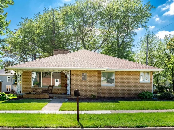 507 N Jefferson St, Washburn, IL 61570