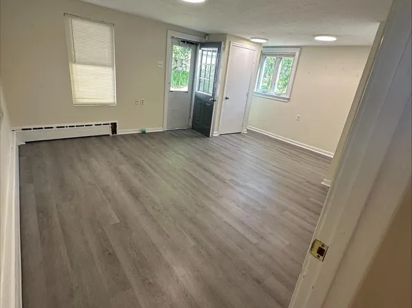 12 Sanford St #C, Medway, MA 02053