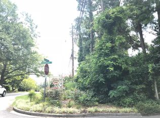 84 Sandalwood Cir, Lawrenceville, GA