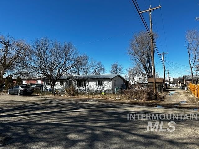 2nd image of 609 N Kimball Ave