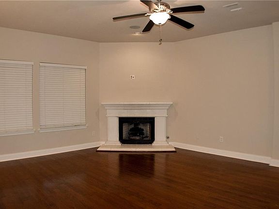 5th image of 1214 Leah Ln