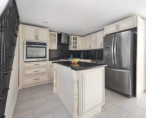 Sold by Compass | media 8