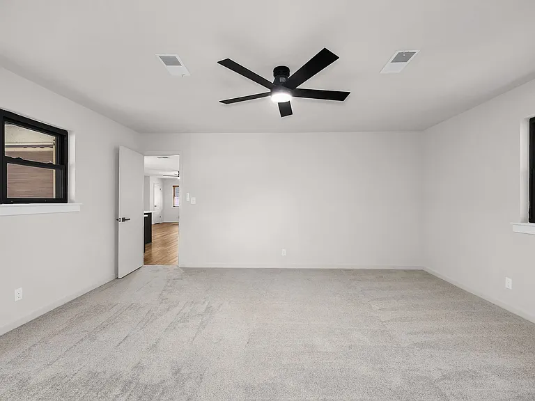 1414 S West Ave — Photo 15