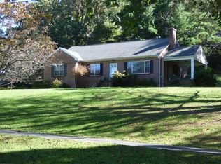 521 Oak Hill Dr SE, Floyd, VA 24091