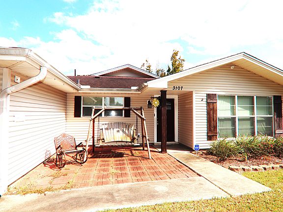 2nd image of 3107 Moor Dr