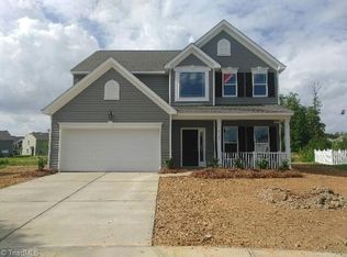 5273 Crosswinds Rd, Mc Leansville, NC 27301