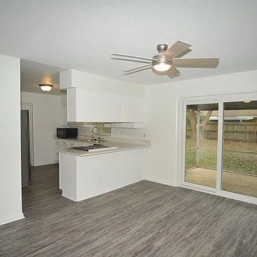 3 bed, 1400 sqft, $2,250 — Photo 4