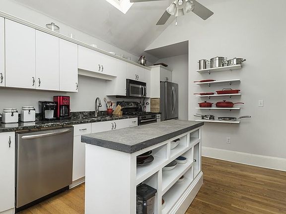 2nd image of 97 Essex St #2