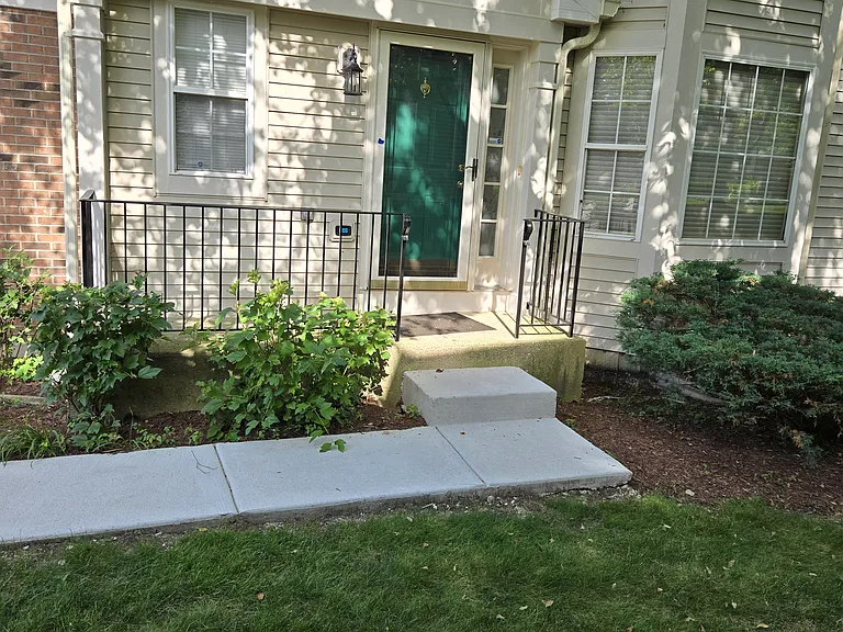 1441 Wyndham Cove Ln — Photo 4